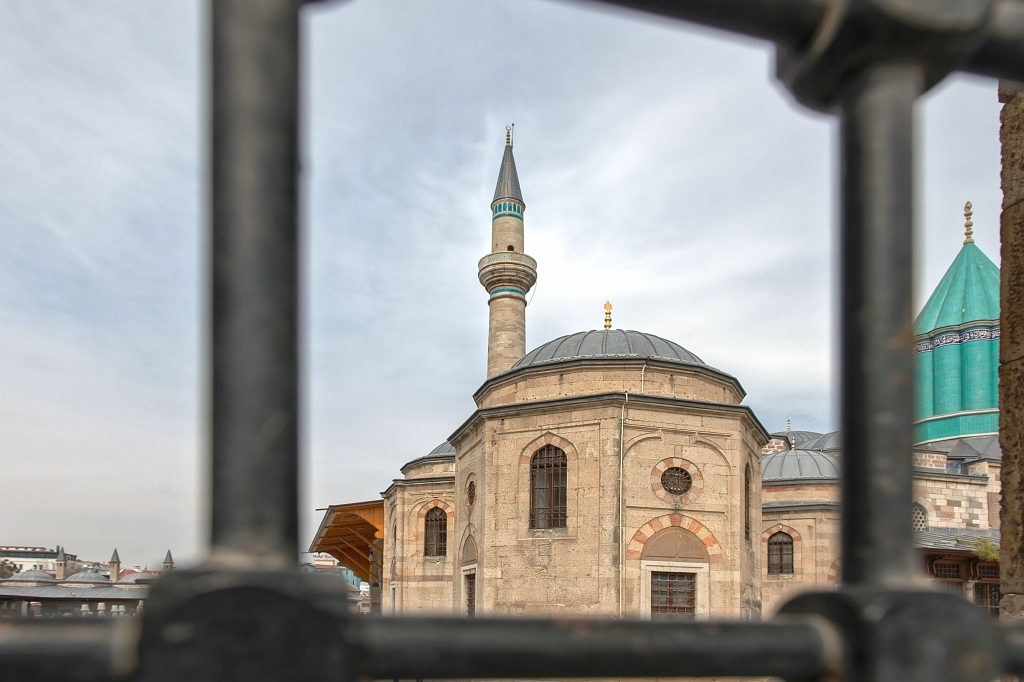 20150318_1913 1915.JPG - Het Mevlana museum in Konya